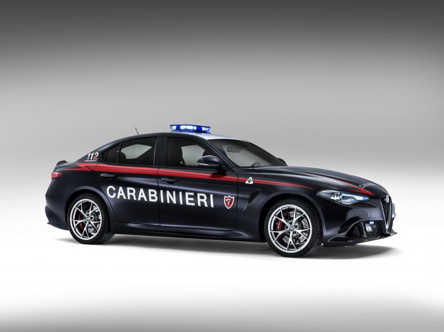  Alfa Romeo Giulia Quadrifoglio Carabinieri (952) 2016 года  (фото 8 из 14)